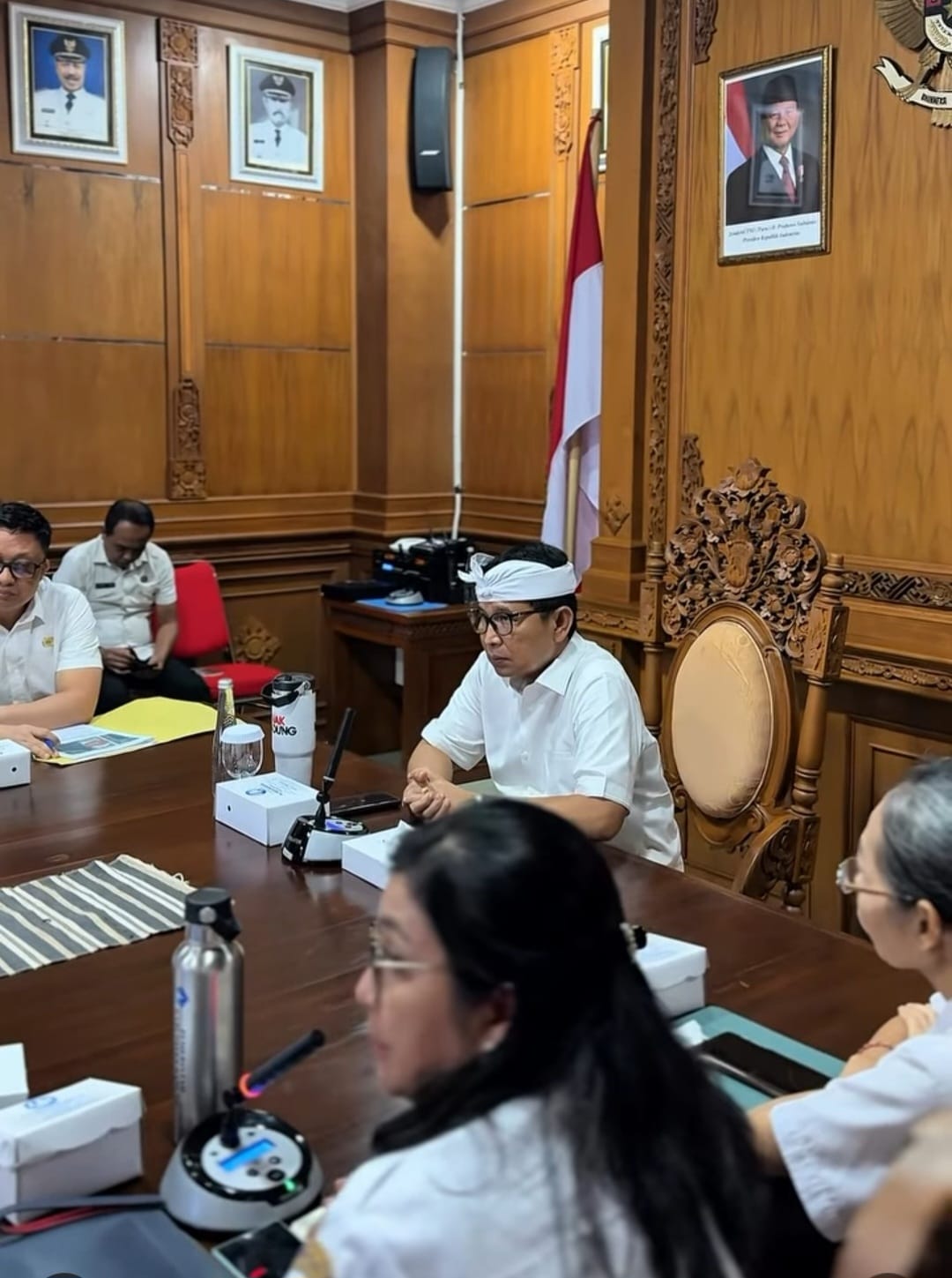 Bupati Adi Arnawa Tegas: Pilah Sampah atau Siap Diawasi!