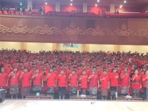 “MESIN PARTAI DIPANASKAN! Koster Kukuhkan Ribuan Kader PDI Perjuangan Badung, Konsolidasi Hingga Akar Rumput”