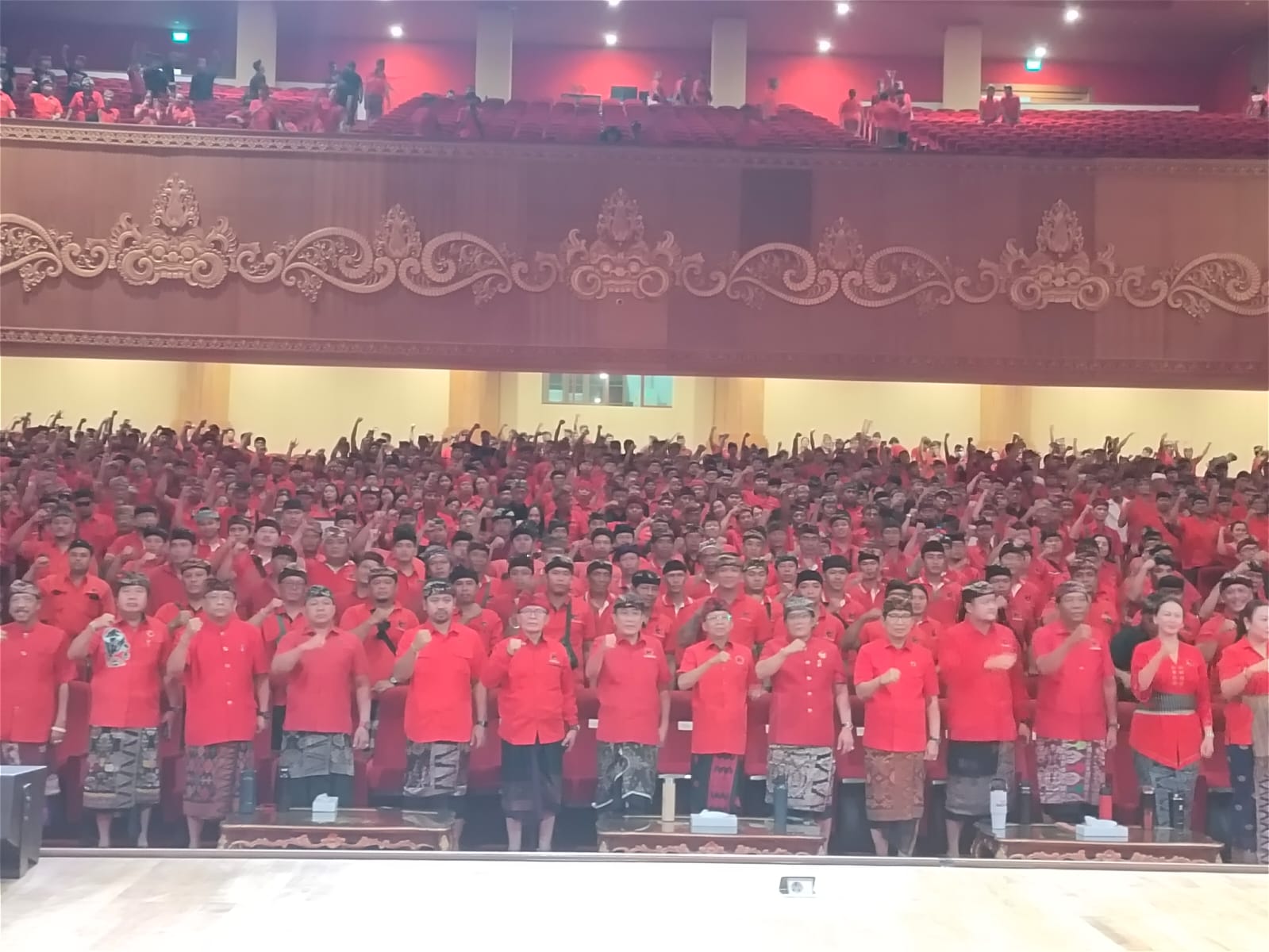 “MESIN PARTAI DIPANASKAN! Koster Kukuhkan Ribuan Kader PDI Perjuangan Badung, Konsolidasi Hingga Akar Rumput”