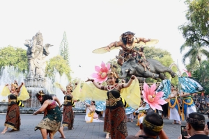 Diawali Pawai 16 Ogoh-Ogoh Terbaik STT, Kasanga Festival Denpasar Caka 1948 Resmi Dibuka.