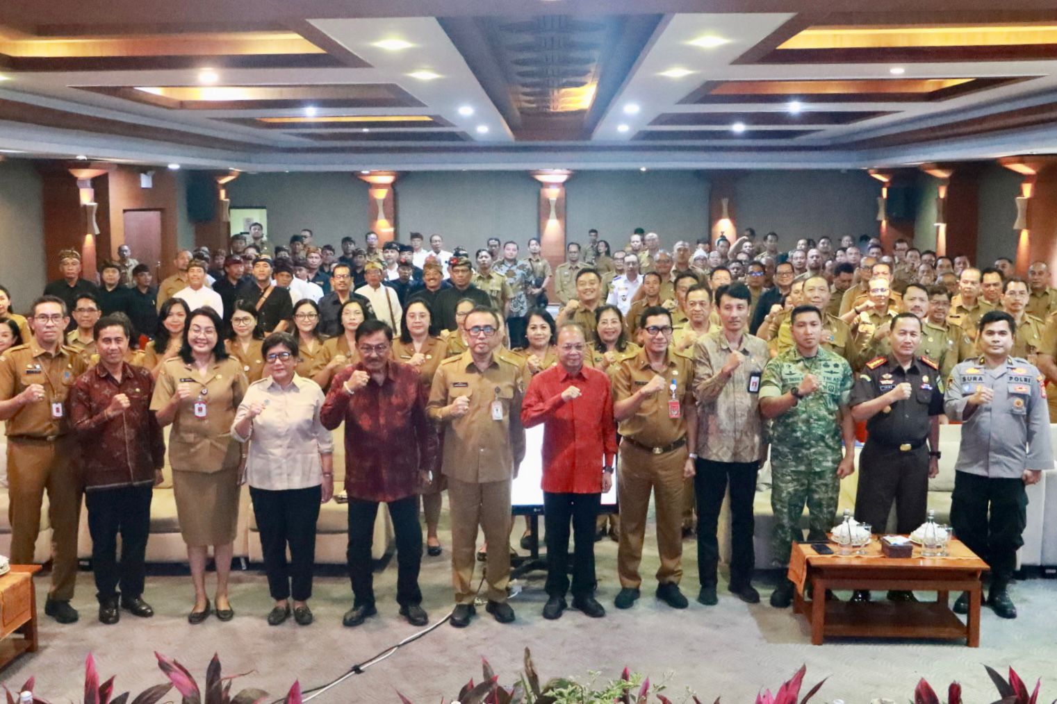 Walikota Denpasar Jaya Negara dan Gubernur Bali Wayan Koster Ajak Kepala Desa dan Lurah se-Kota Denpasar Percepat Pengelolaan Sampah Berbasis Sumber