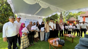 PLN Hadirkan 1.200 Sembako Murah untuk Sambung Listrik Warga Prasejahtera di Bali