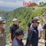 Manuver Bos Proyek Lift Kaca Pantai Kelingking : Menggali Kubur Sendiri