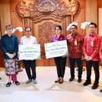 Walikota Jaya Negara Salurkan Santunan JKK BPJS Ketenagakerjaan Kepada Ahli Waris Korban Kecelakaan Kerja di Denpasar