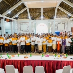 Penkab Badung  Salurkan Bansos Hari Raya Waisak Untuk Umat Buddha 