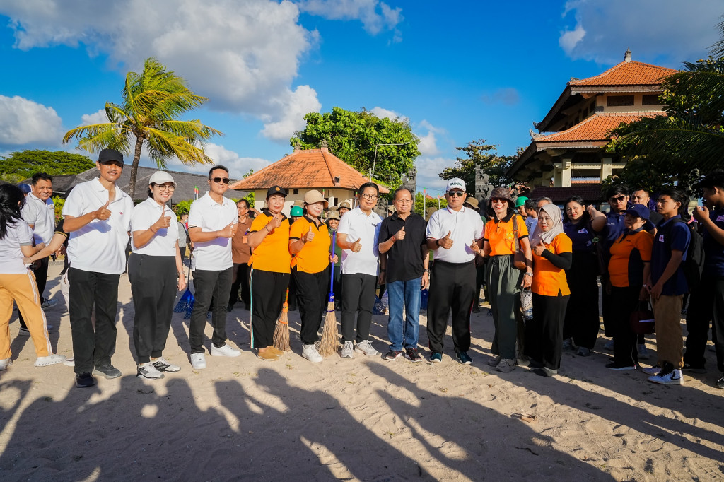 Hari Lingkungan Hidup 2026, Badung Gelar Aksi Kurve Serentak di Benoa