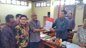 PANSUS TRAP DPRD BALI SERAHKAN REKOMENDASI HASIL PENGAWASAN TERHADAP PENGELOLAAN KAWASAN PT BTID