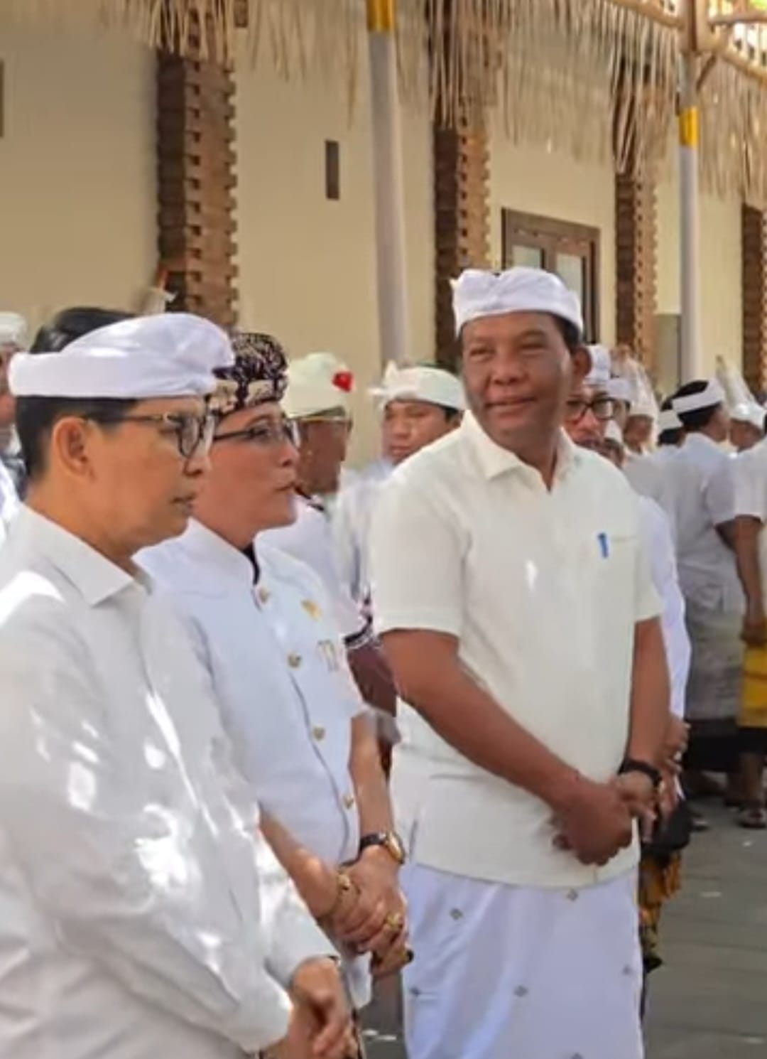 Ketua DPRD Badung Hadiri Atma Wedana Dan Mepandes Desa  Adat  Kuta