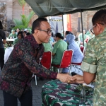 Wali Kota Jaya Negara Hadiri Bazar Murah HUT Ke-81 TNI, Perkuat Sinergi Dan Ketahanan Pangan