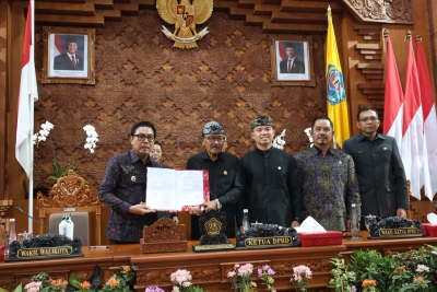 Wawali Arya Wibawa Hadiri Sidang Paripurna ke-23 Masa Persidangan III DPRD Kota Denpasar, Seluruh Fraksi DPRD Setujui Perda Kawasan Tanpa Rokok