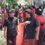 Di Balik Politik, Supartha Dan Alit Kelakan Bawa Doa untuk Kebahagiaan Putri Bupati