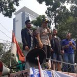 Joget Bersama Cara Unik Kapolres Jakpus Urai Kemacetan Karena Ada Demo