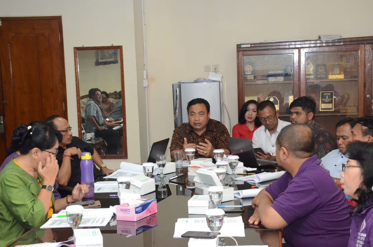  I Nyoman Parta percepat Raperda : Perjuangkan hak Tenaga Outsorsing, Hari Libur gelar Sidang