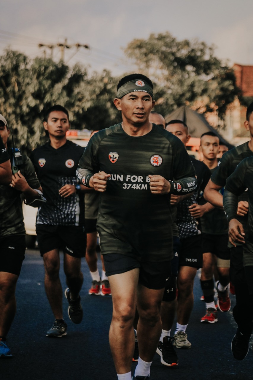 Run For Bali 374 KM, Pangdam IX/Udayana Dampingi Serka Gede Astawa di Kilometer 290