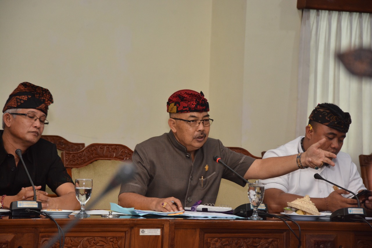 Rapat bersama Komisi I dan II DPRD Prov. Bali : Akhirnya Hak Pekerja dibayarjuga 