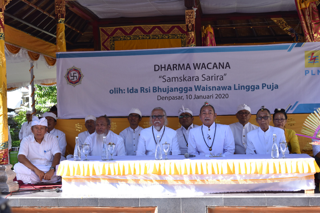 Pujawali ring Pura Dhipa Buana PLN UID Bali