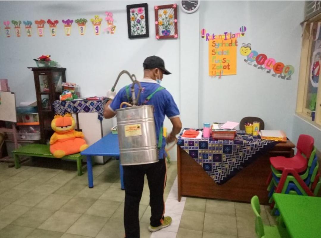 Disdikpora Denpasar Pastikan Seluruh Gedung Sekolah Sudah Disemprot Disinfektan