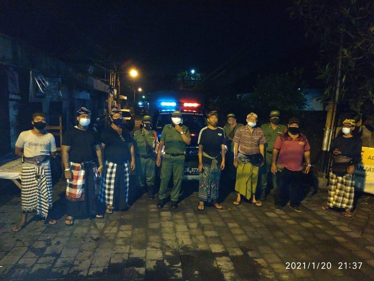 Cegah Penularan Covid 19, Desa Pemecutan Kelod Rutin Laksanakan Patroli Wilayah