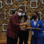 Peringatan Hari Bulan Bung Karno, Jaya Negara Serahkan Penghargaan Pemenang Lomba Kartun dan Baca Puisi
