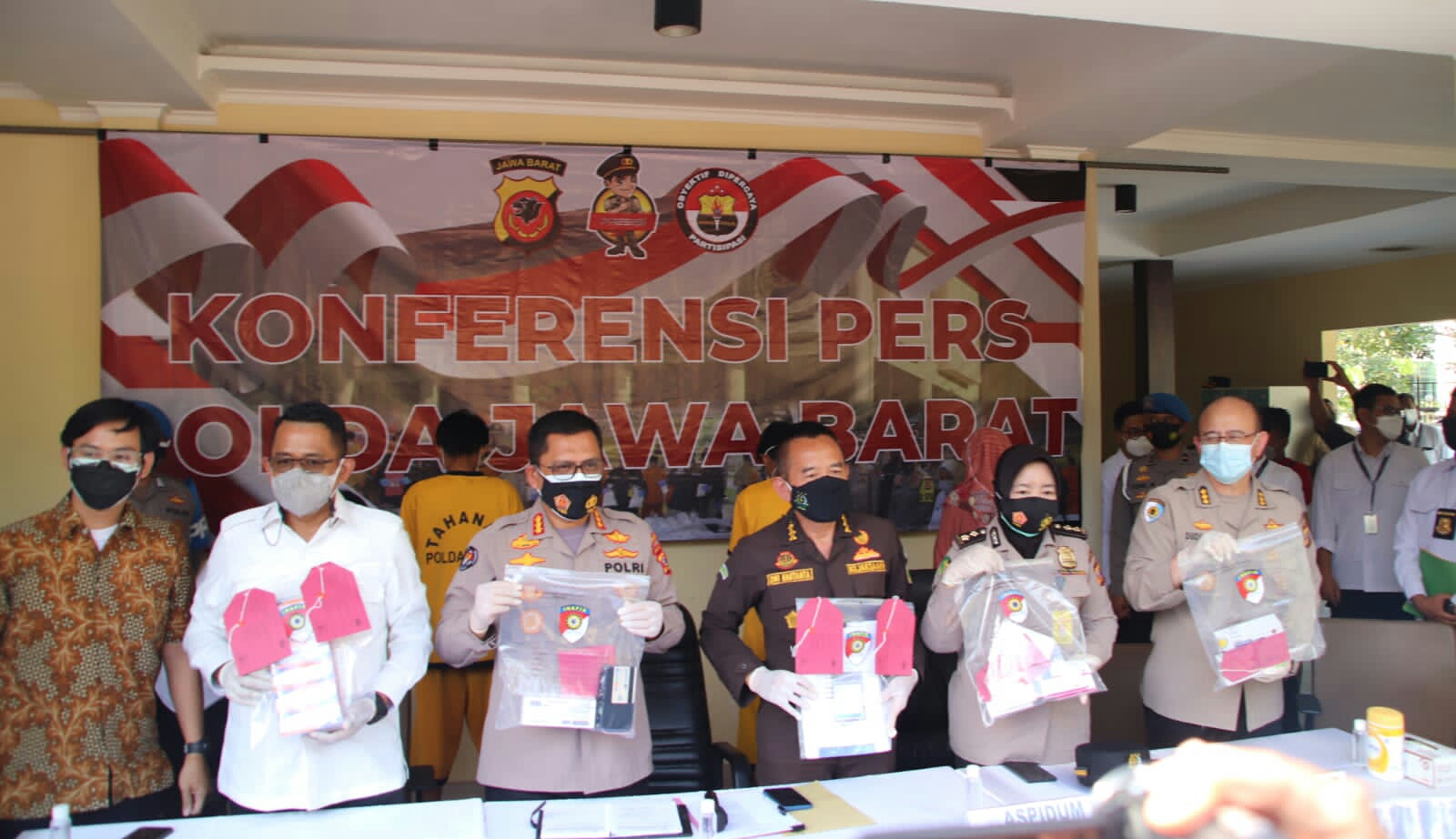 Polda Jawa Barat Ungkap Kasus Penimbunan dan Penjualan Obat Covid-19 Diatas Harga Eceran Tertinggi