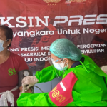 Percepat Vaksinasi Covid-19, Vaksinator Polres Gianyar Jemput Bola Datangi Rumah Warga.