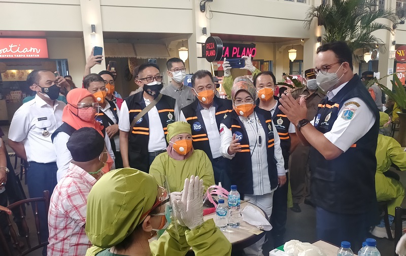 Gubernur DKI Jakarta Anies Baswedan Tinjau Vaksinasi Gratis di wilayah Jakarta Barat