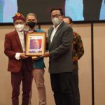 Gaungkan Electrifying Lifestyle dan Energi Bersih , PLN meraih predikat Most Popular Leader in Social Media 2021.
