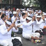Serangkaian Hut ke 234 Kota Denpasar.Jaya Negara – Arya Wibawa Pimpin Persembahyangan Bersama di Pura Lempuyang Luhur.