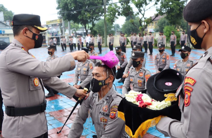 Kapolres Majalengka Pimpin Upacara Penutupan Tradisi Pembaretan Bintara Remaja Angkatan 46