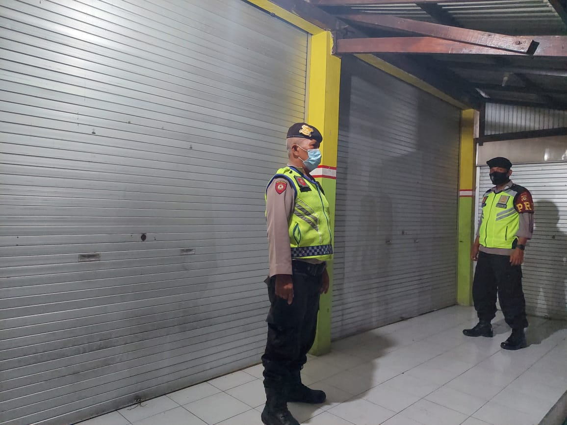 Jaga kamtibmas jelang hari Raya Idul Fitri 1443 H, Polsek Blahbatuh patroli dinihari