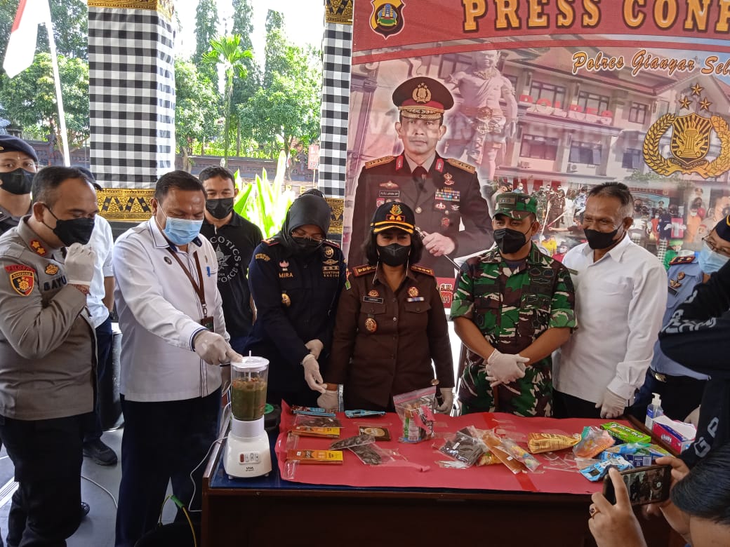 Forkompinda  Kabupaten  Gianyar Musnahkan  Narkotika  Jenis  Hashish  Senilai Rp 3,5 Miliar