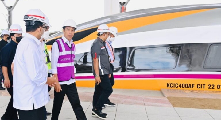 Proyek KCJB Capai 88,8 Persen, Presiden Berharap Tumbuhnya Ekonomi Baru