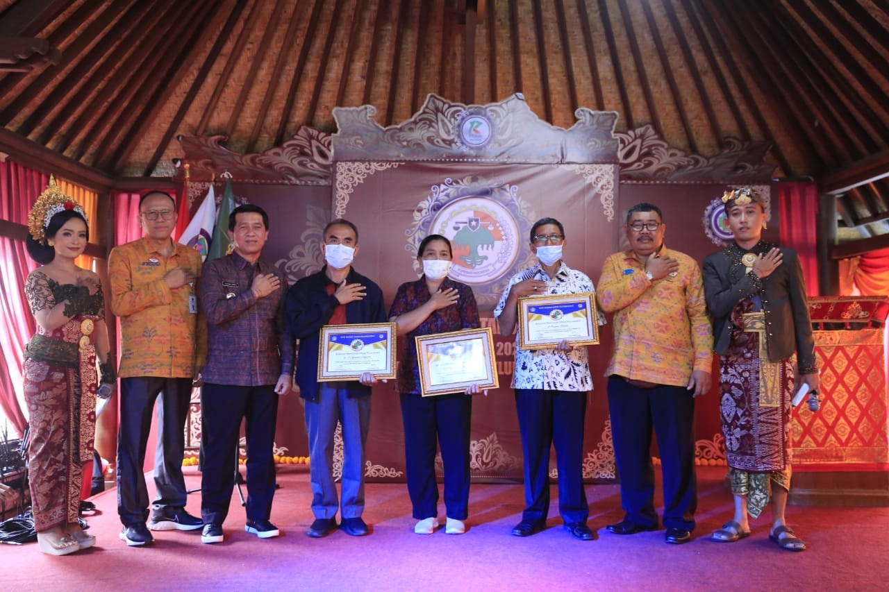 Bupati Suwirta Harap Anggota Koperasi Bekerjasama Yang Baik Dalam Jalankan Tugas.