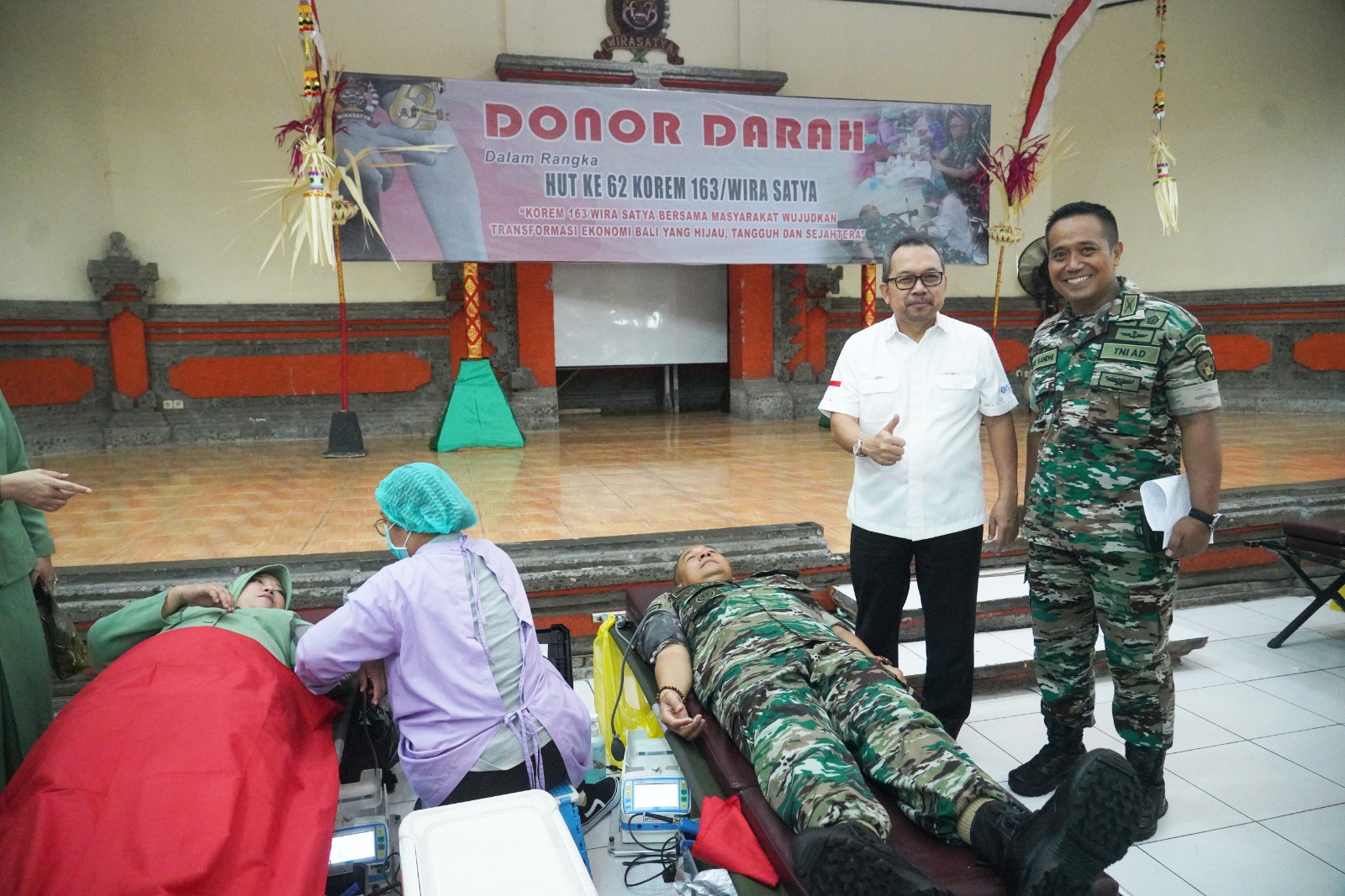 Kepala Perwakilan BI Bali Trisno Nugroho Hadir  Dalam Aksi  Donor  Darah di  Korem  163/WSA