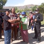 Ditintelkam Polda Bali Berikan Bingkisan Sembako ke TPA Suwung