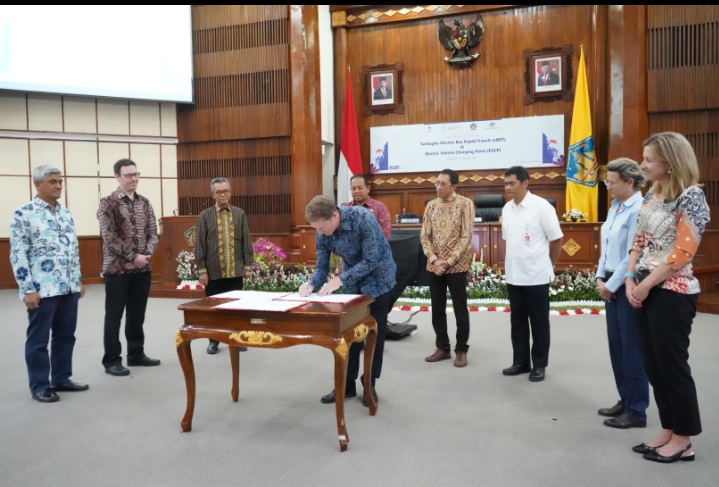 Pj. Gubernur Bali Harap Joint Kick-Off Meeting Sarbagita eBRT & EVCP Dorong Penggunaan Kendaraan Listrik dan Angkutan Publik