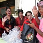 Peduli Sesama, Ny. Rai Wahyuni Sanjaya Lanjutkan Aksi Sosial di Kecamatan Kerambitan