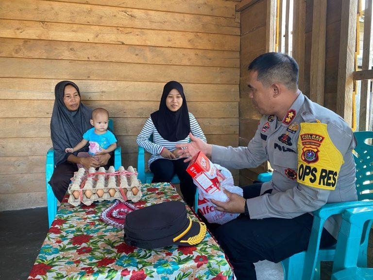 Kapolres Konawe Berikan Bantuan Sembako Kepada Anak Berdampak Stunting