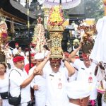 Bupati Tabanan Hadiri Penyineban Rangkaian Karya Ngenteg Linggih Pura Basukian Puseh Jagat Besakih