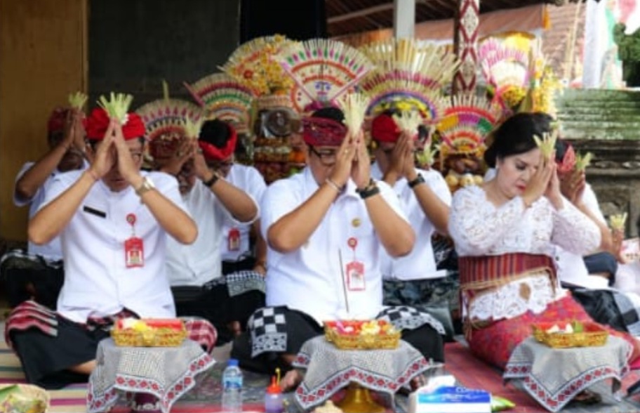 Bupati Sanjaya Apresiasi Semangat Membangun Krama Banjar Bongan Pala