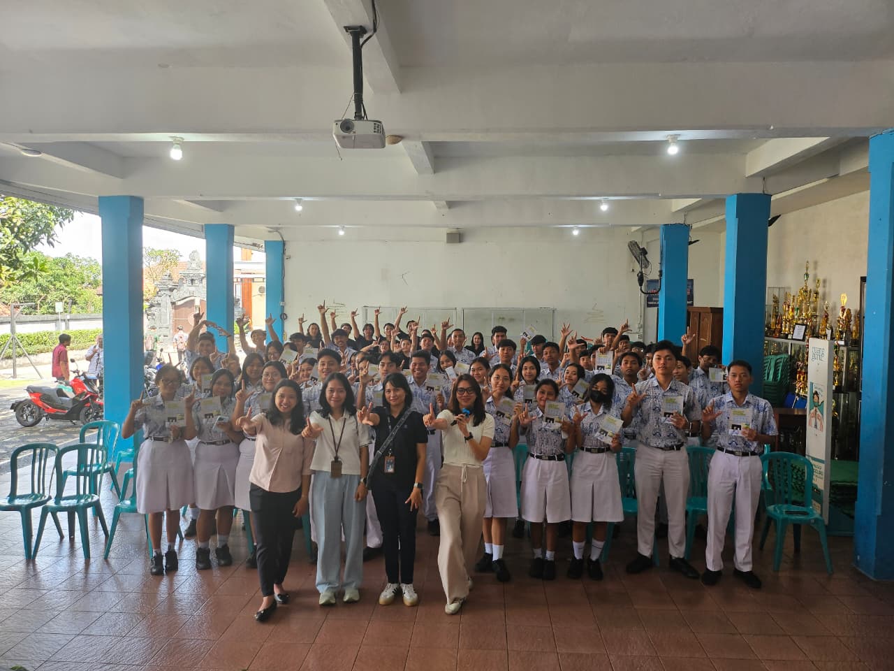 Roadshow Bali EV Fest 2025 Sambangi SMA Negeri 1 Kuta Utara: Edukasi Kendaraan Listrik untuk Generasi Muda
