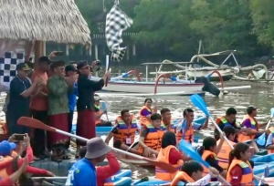 Walikota Jaya Negara Lepas Ratusan Siswa dan Generasi Muda Ikuti Susur Mangrove