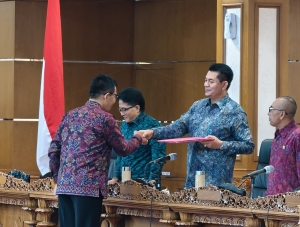 DPRD Bali Setujui  Perubahan Perda Pajak dan Retribusi Daerah, Fokus Genjot PAD dan Perkuat Ekonomi Bali