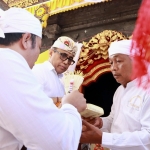 Walikota Jaya Negara Hadiri Karya Ngenteg Linggih Pura Gunung Sari Desa Adat Peraupan