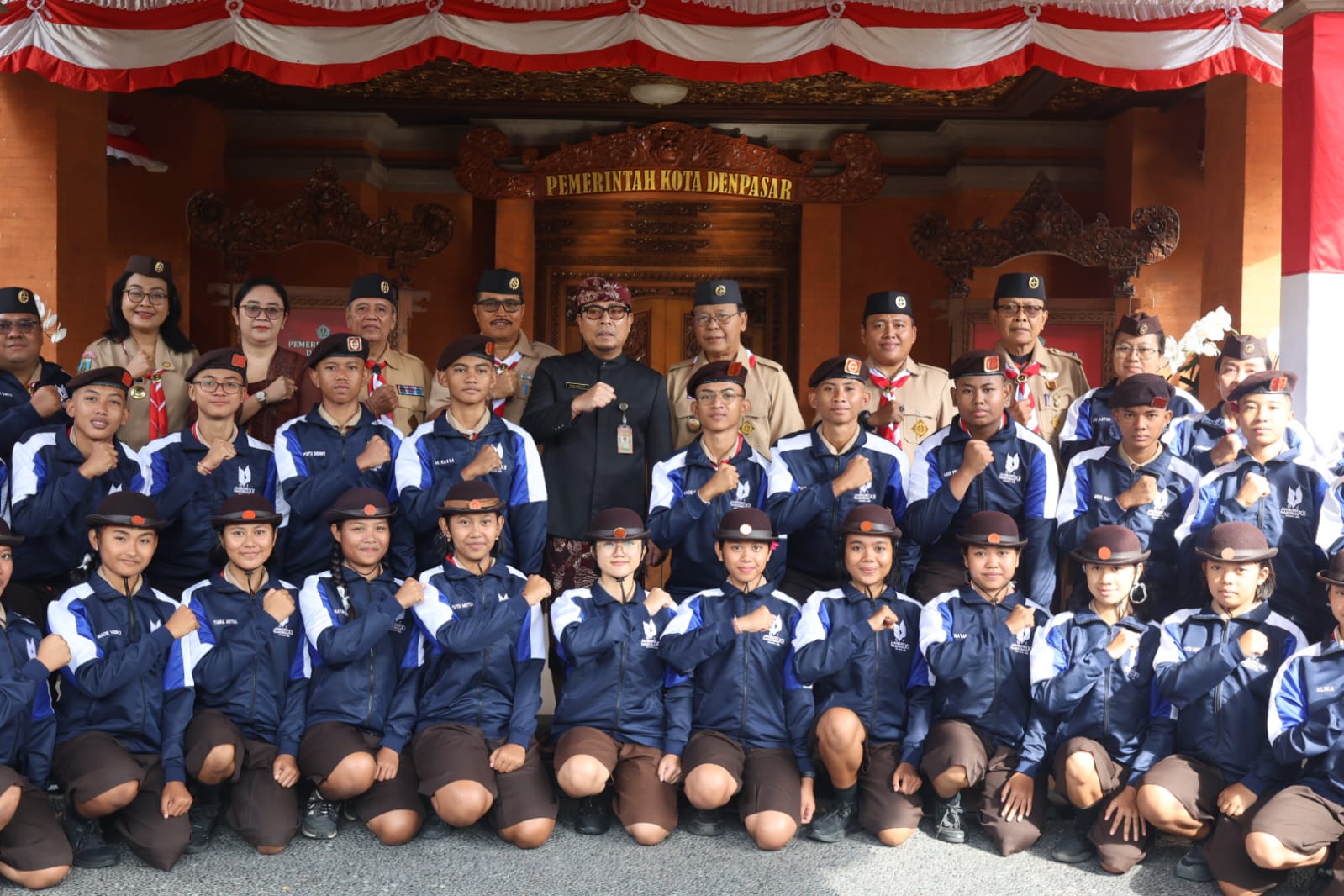 Wawali Arya Negara Lepas Kontingen Kwarcab Denpasar Menuju Jambore Nasional XII Tahun 2026.