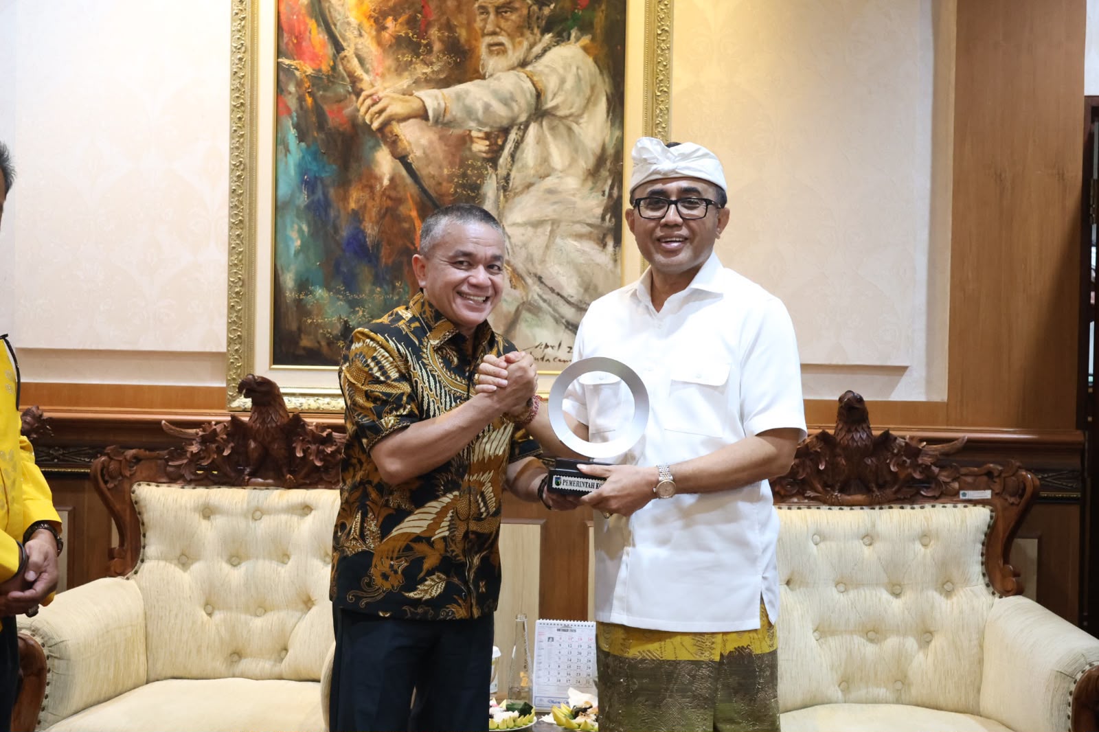 Wali Kota Jaya Negara Terima Kunjungan Studi Komparasi Wali Kota Palu, Hadianto Rasyid.
